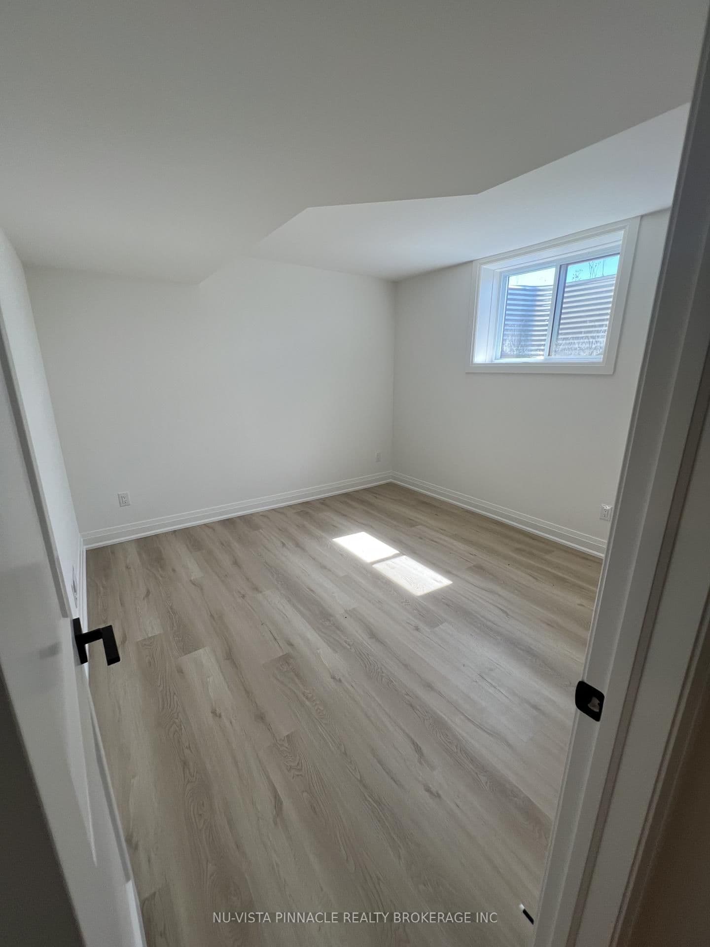 6517 Heathwoods Avenue thumbnail 40