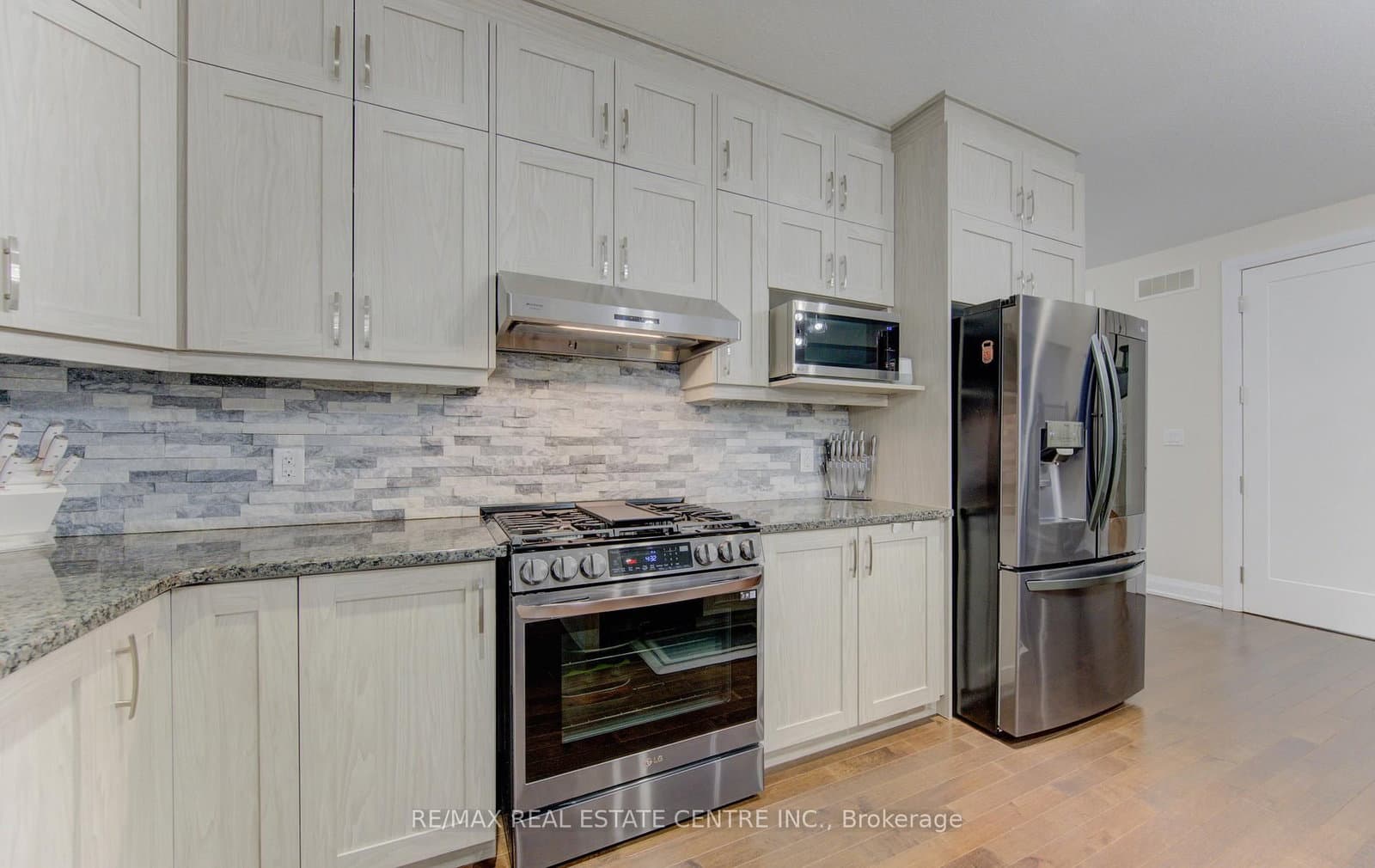 285 Sedgewood Street thumbnail 11