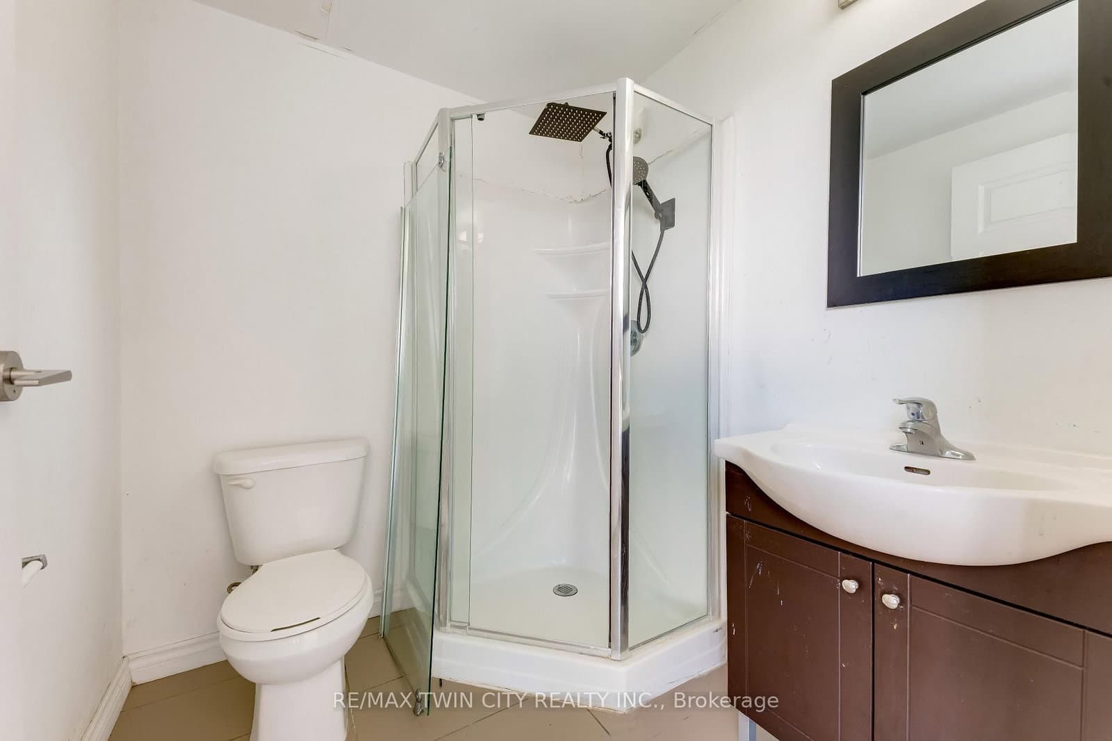 158 King Street N, Unit 802 thumbnail 16