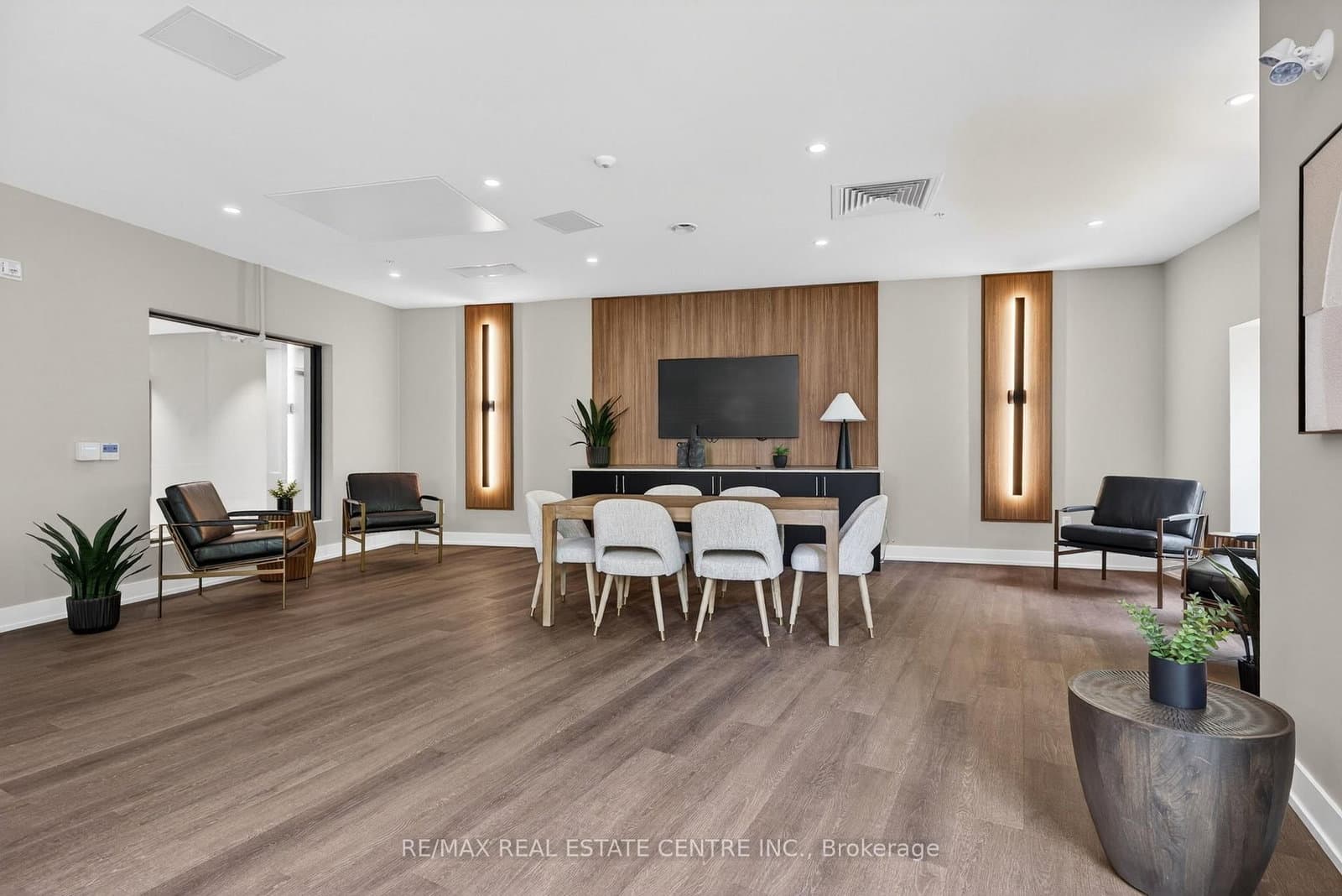 1100 Lackner Place, Unit 114 thumbnail 13