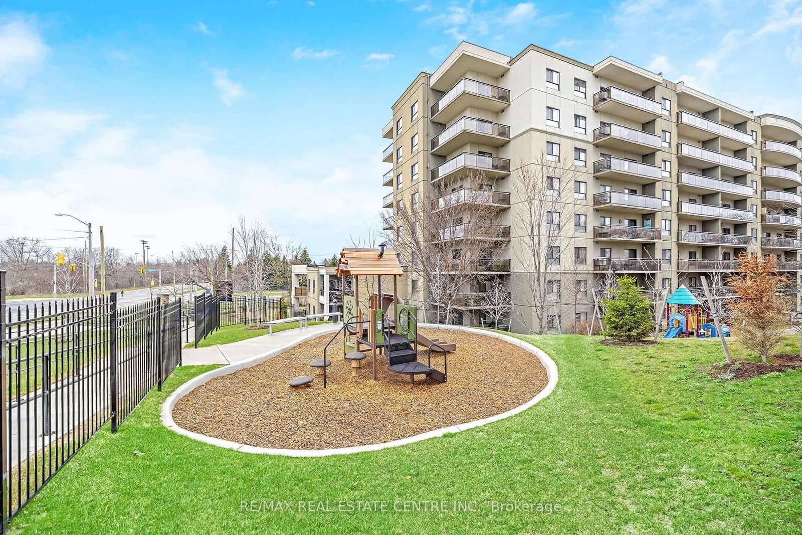 1100 Lackner Place, Unit 114 thumbnail 17