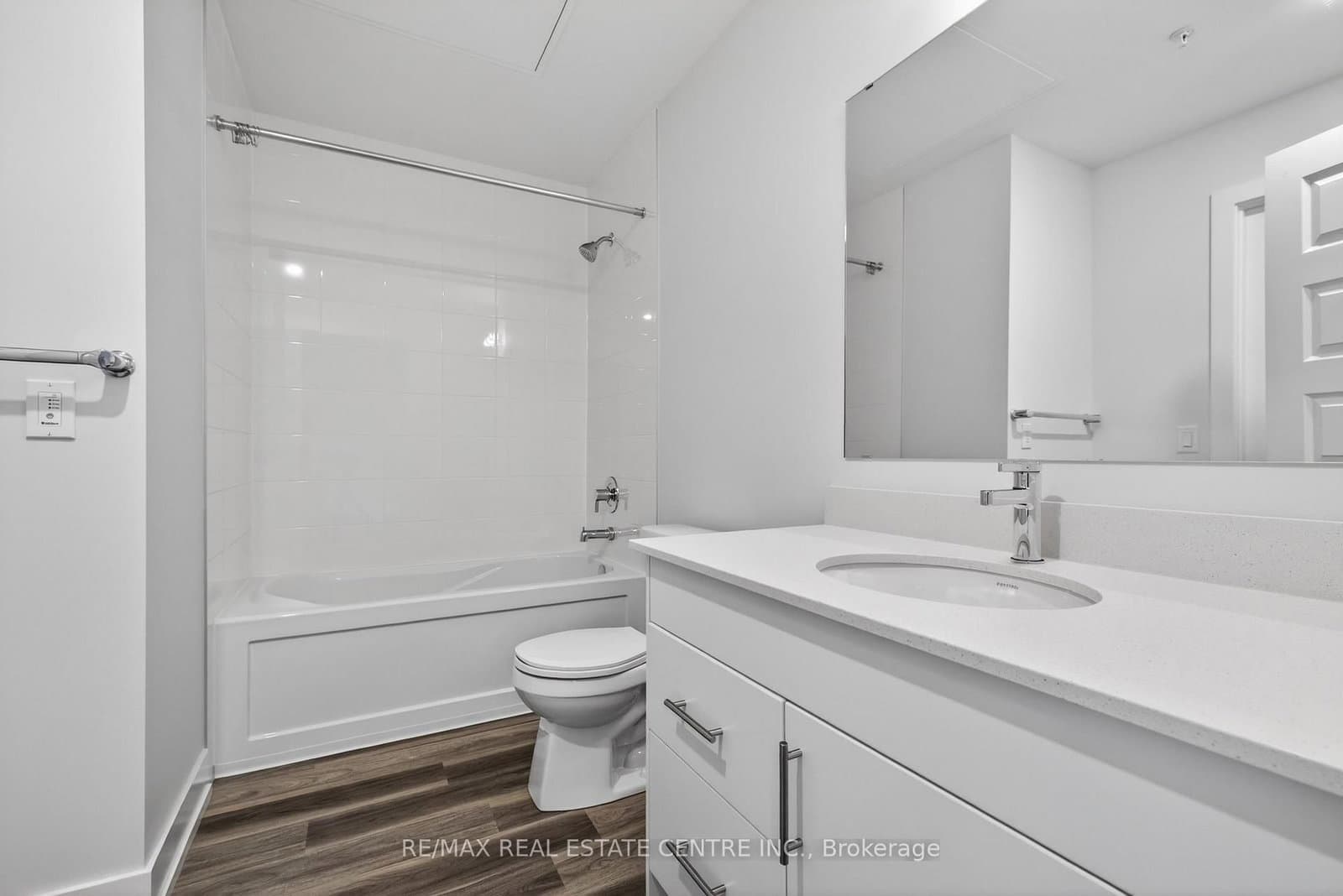1100 Lackner Place, Unit 205 thumbnail 11