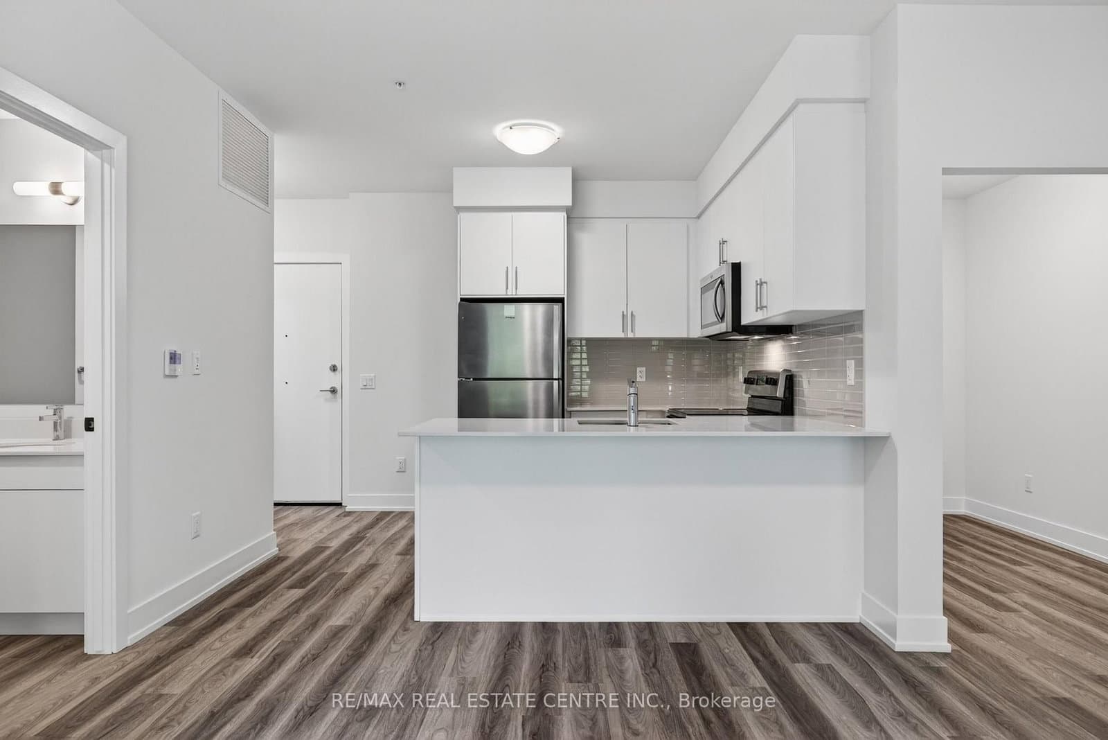 1100 Lackner Place, Unit 205 thumbnail 2