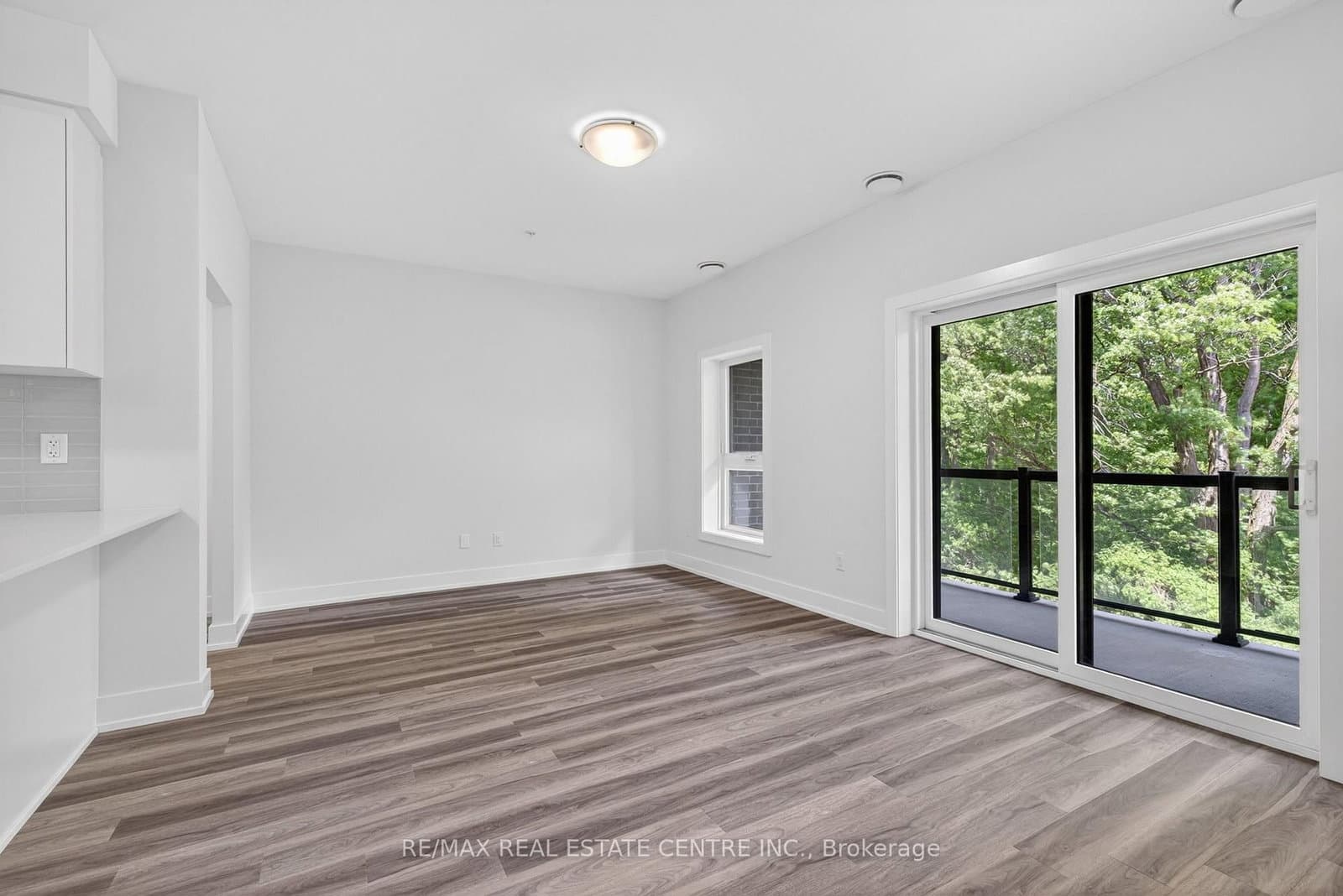 1100 Lackner Place, Unit 205 thumbnail 5