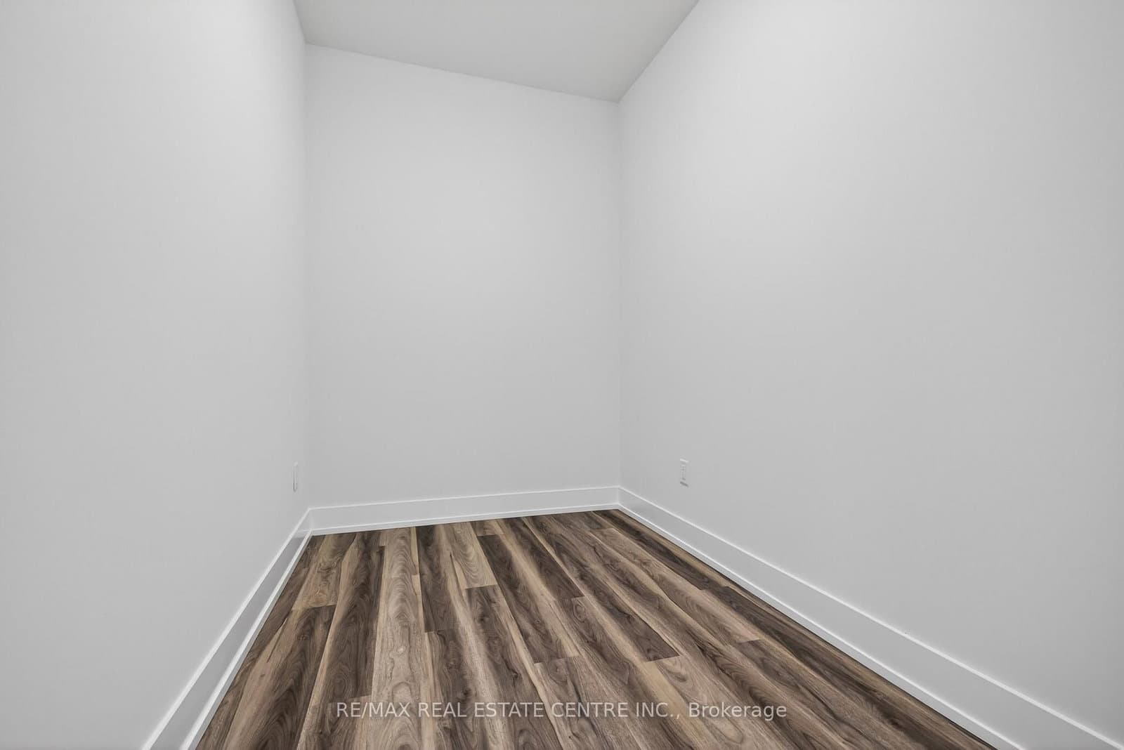 1100 Lackner Place, Unit 205 thumbnail 7