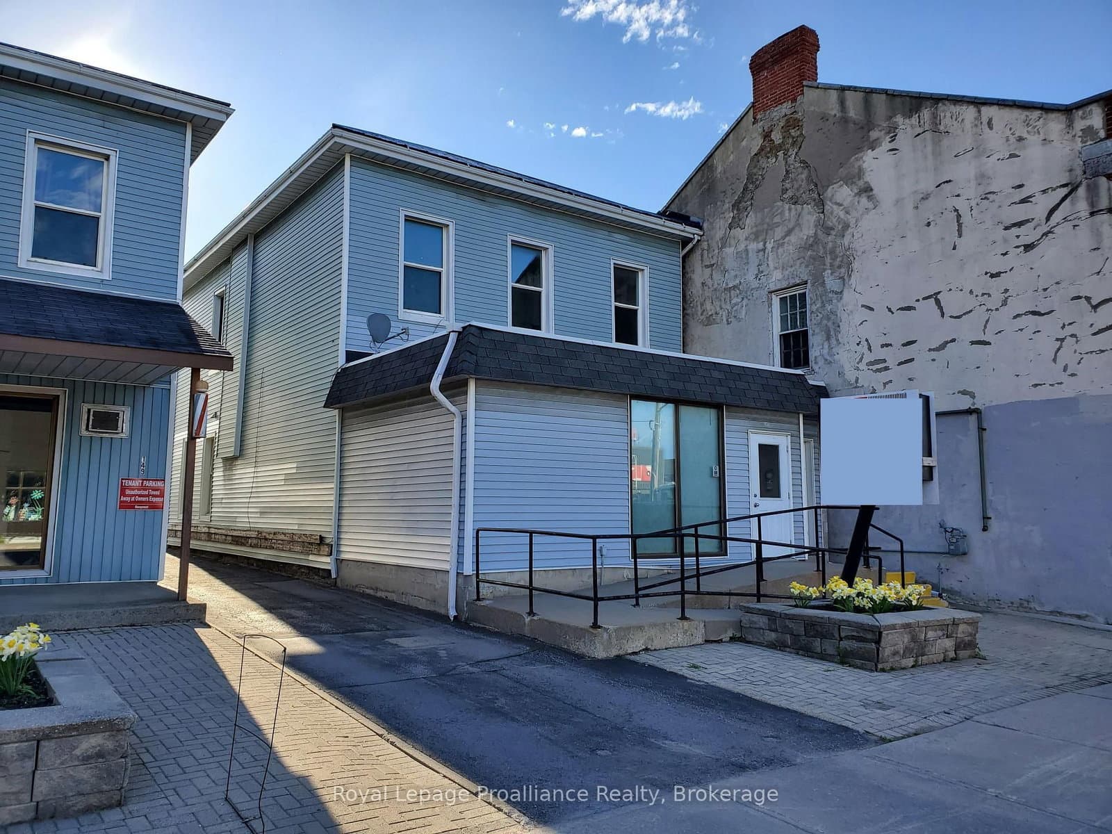 147 Pinnacle Street - Image 1