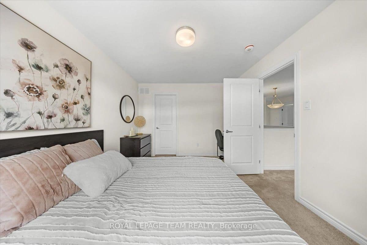290 Turnbuckle Crescent thumbnail 22
