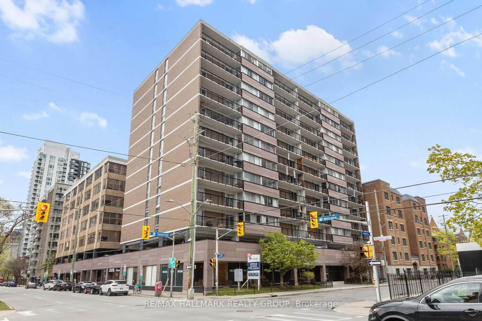 237 Somerset Street W - Image 1