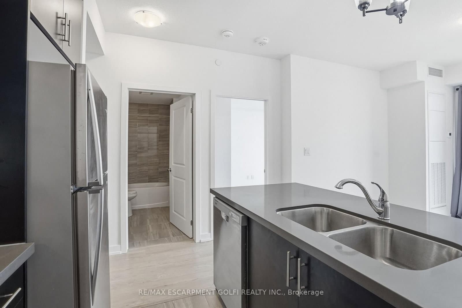 460 Dundas Street E, Unit 1008 thumbnail 12