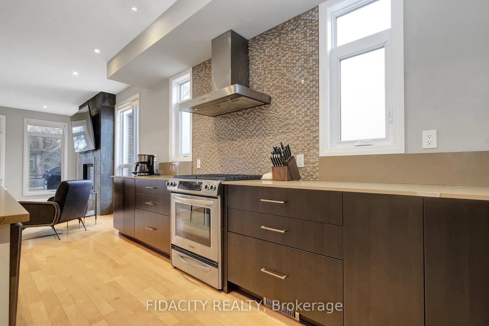 376 C Wilmont Avenue thumbnail 13