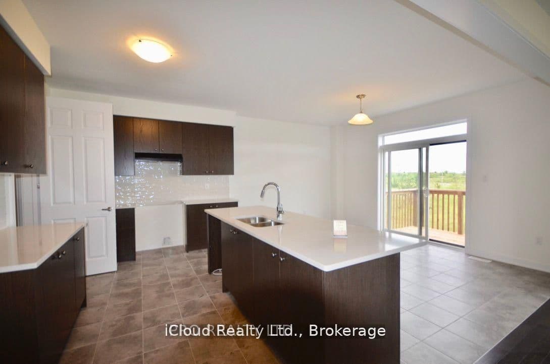 166 Aviron Crescent thumbnail 10