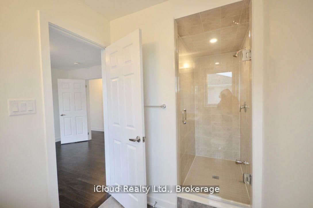 166 Aviron Crescent thumbnail 24