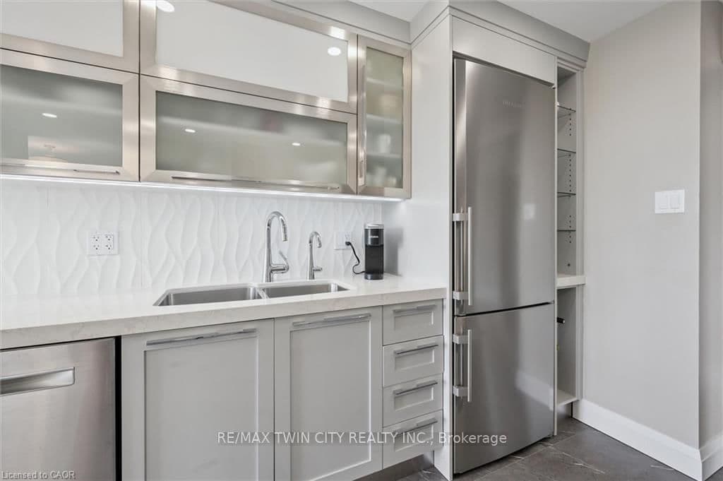 6 Willow Street, Unit 602 thumbnail 19