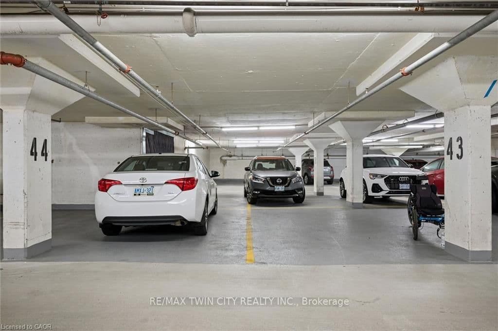 6 Willow Street, Unit 602 thumbnail 36