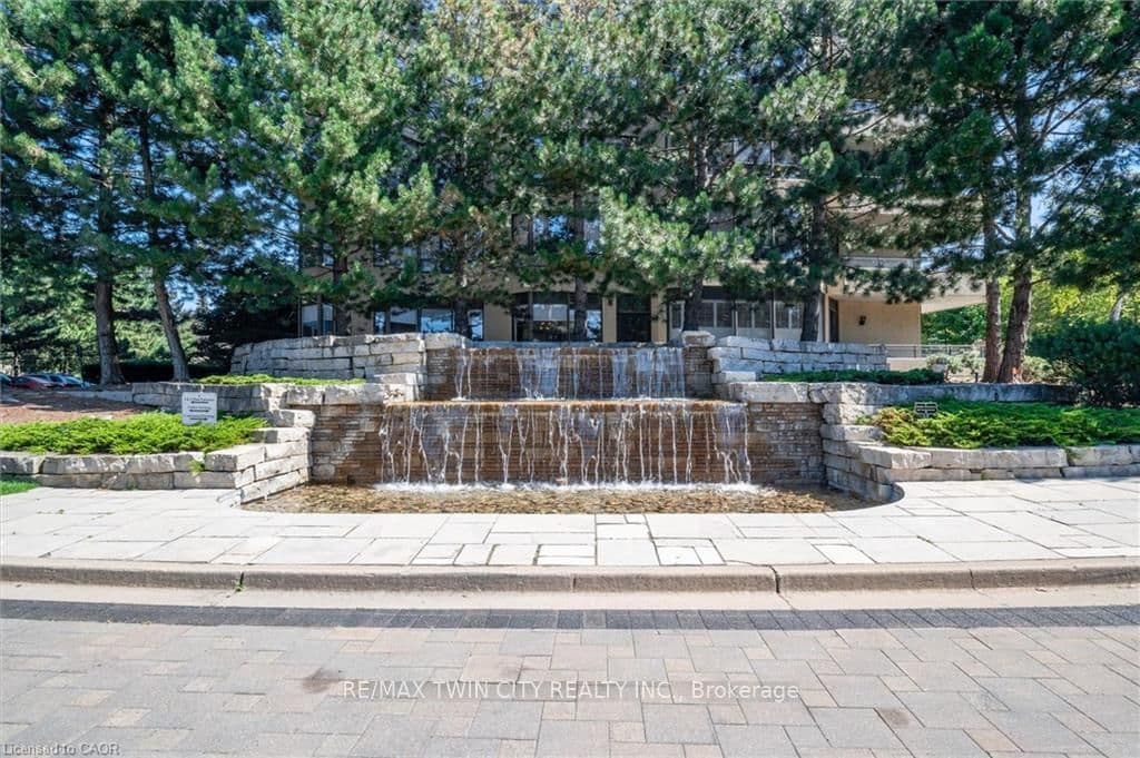 6 Willow Street, Unit 602 thumbnail 4