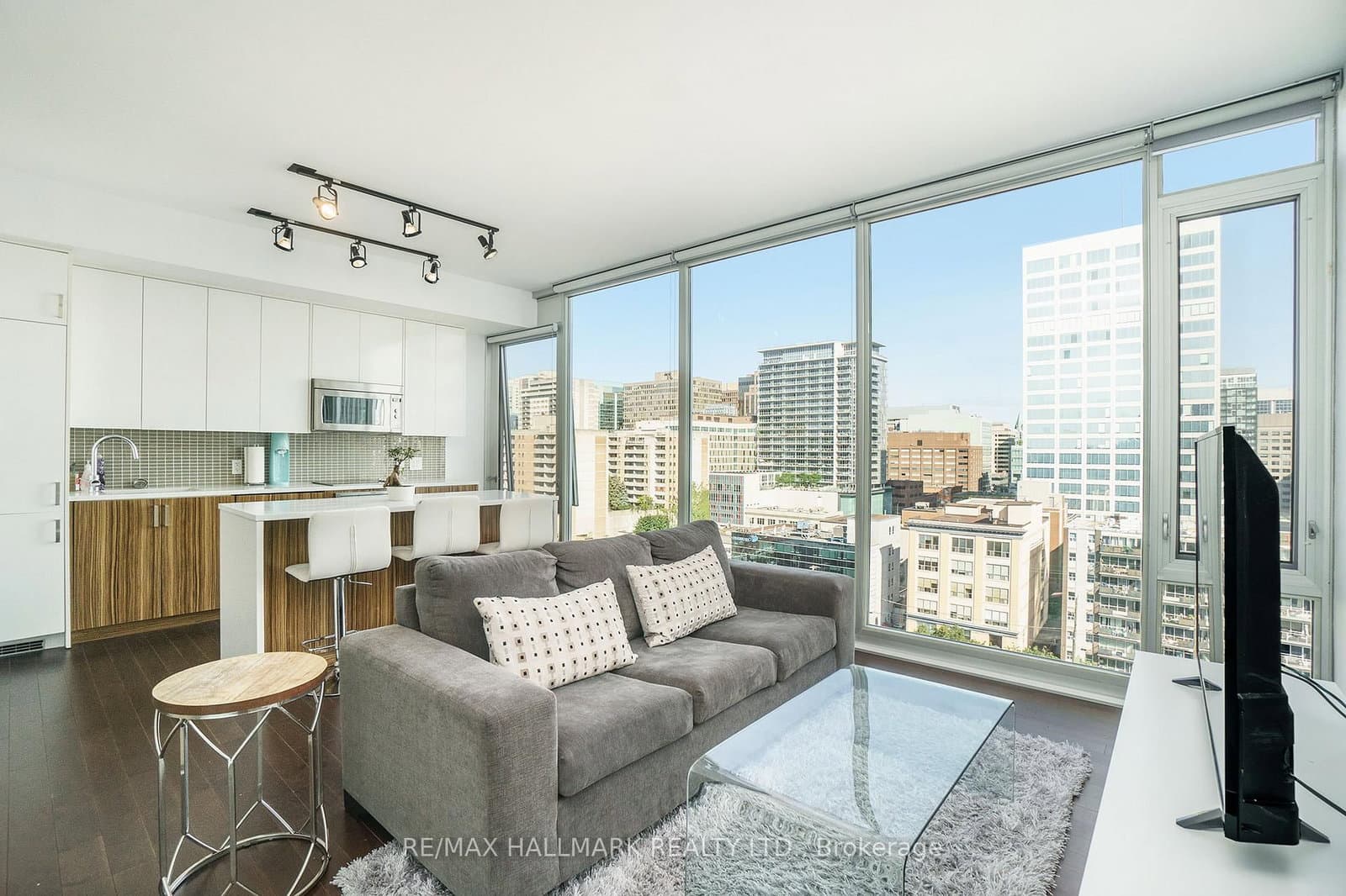 300 Lisgar Street, Unit 1113 thumbnail 2