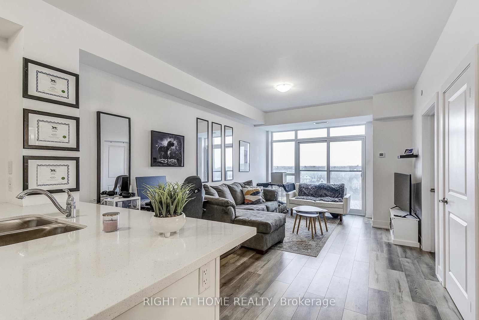 470 Dundas Street E, Unit 604 thumbnail 25
