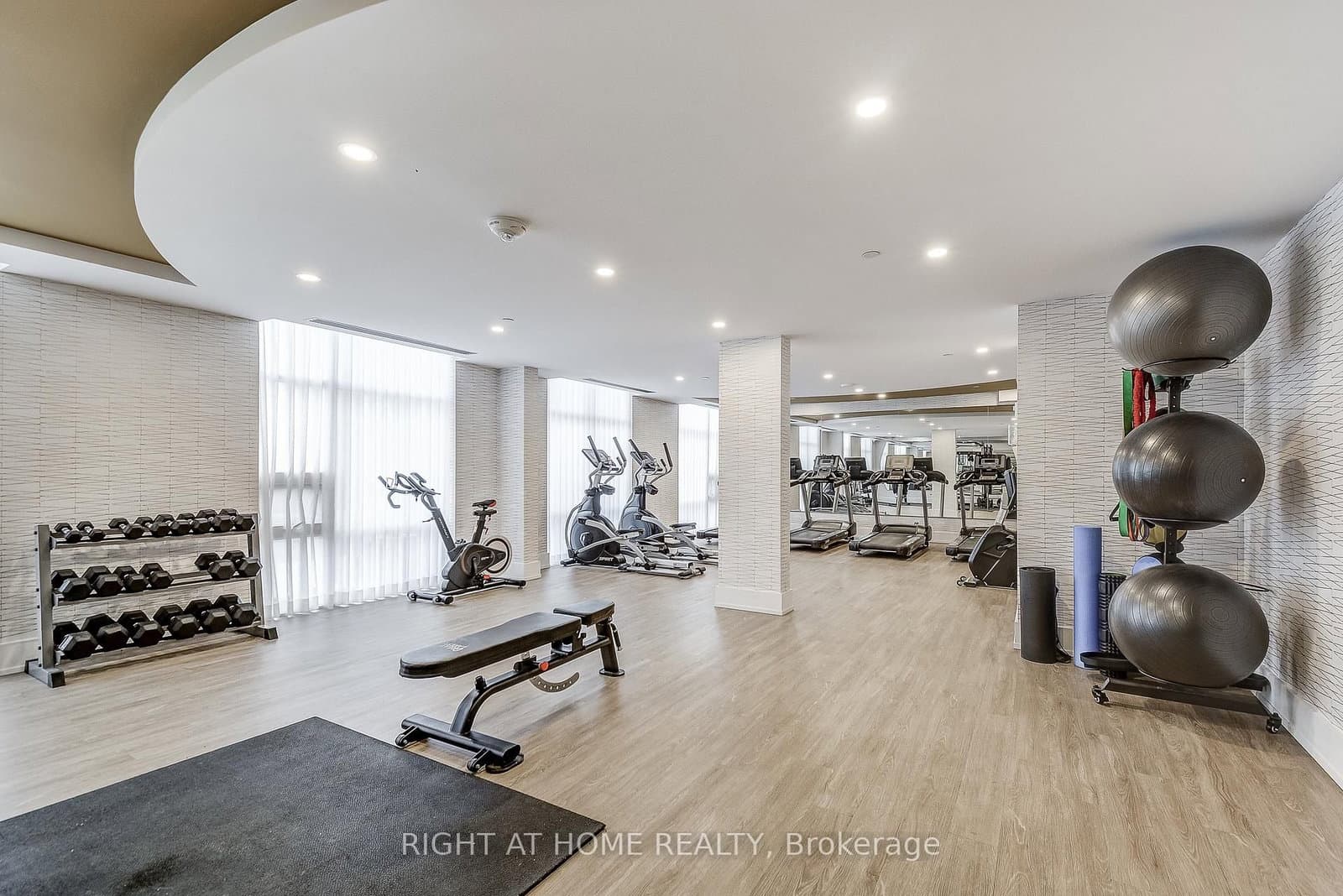 470 Dundas Street E, Unit 604 thumbnail 37