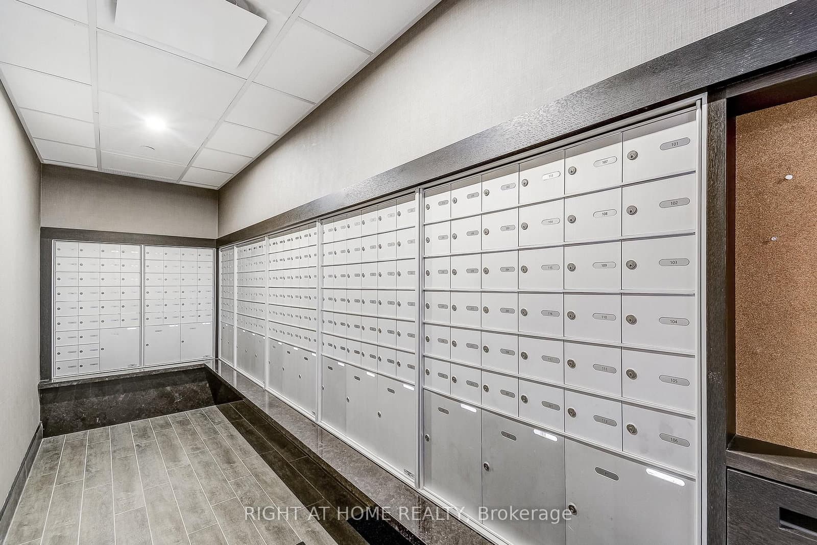 470 Dundas Street E, Unit 604 thumbnail 40