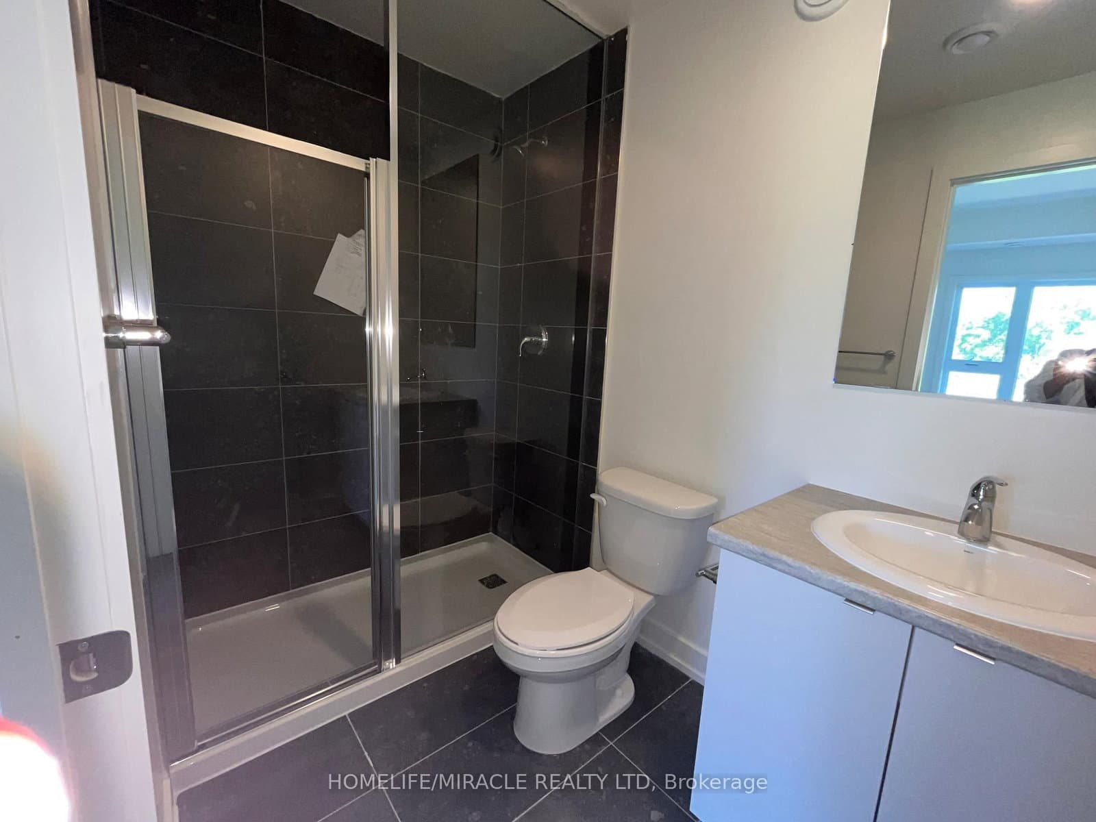 16 Melbourne Avenue, Unit 209B thumbnail 11