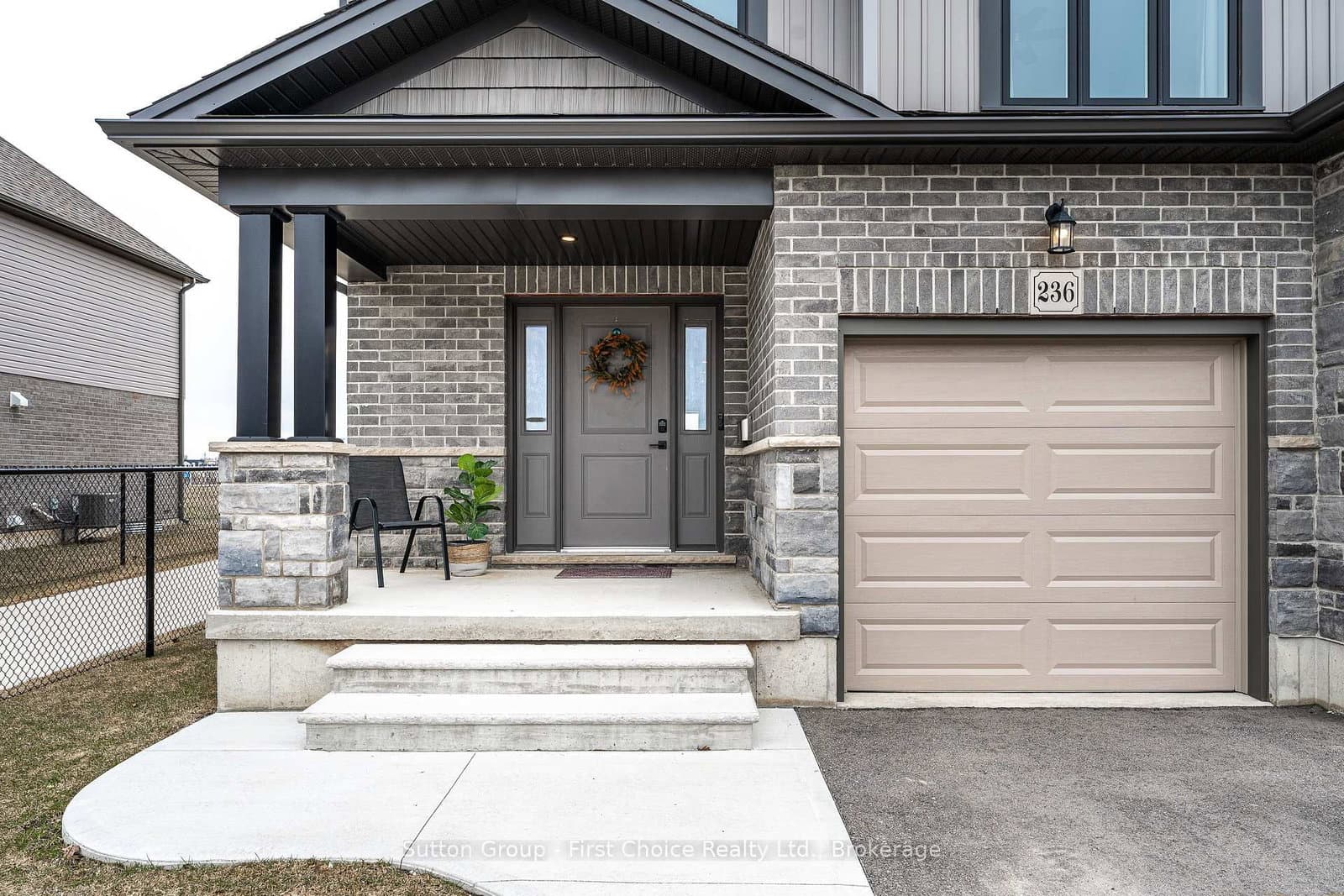 236 Bradshaw Drive thumbnail 3