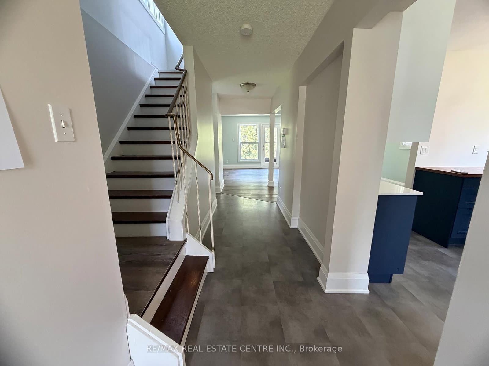 34 Woodridge Drive thumbnail 7