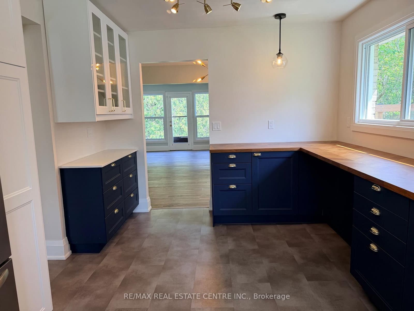 34 Woodridge Drive thumbnail 9