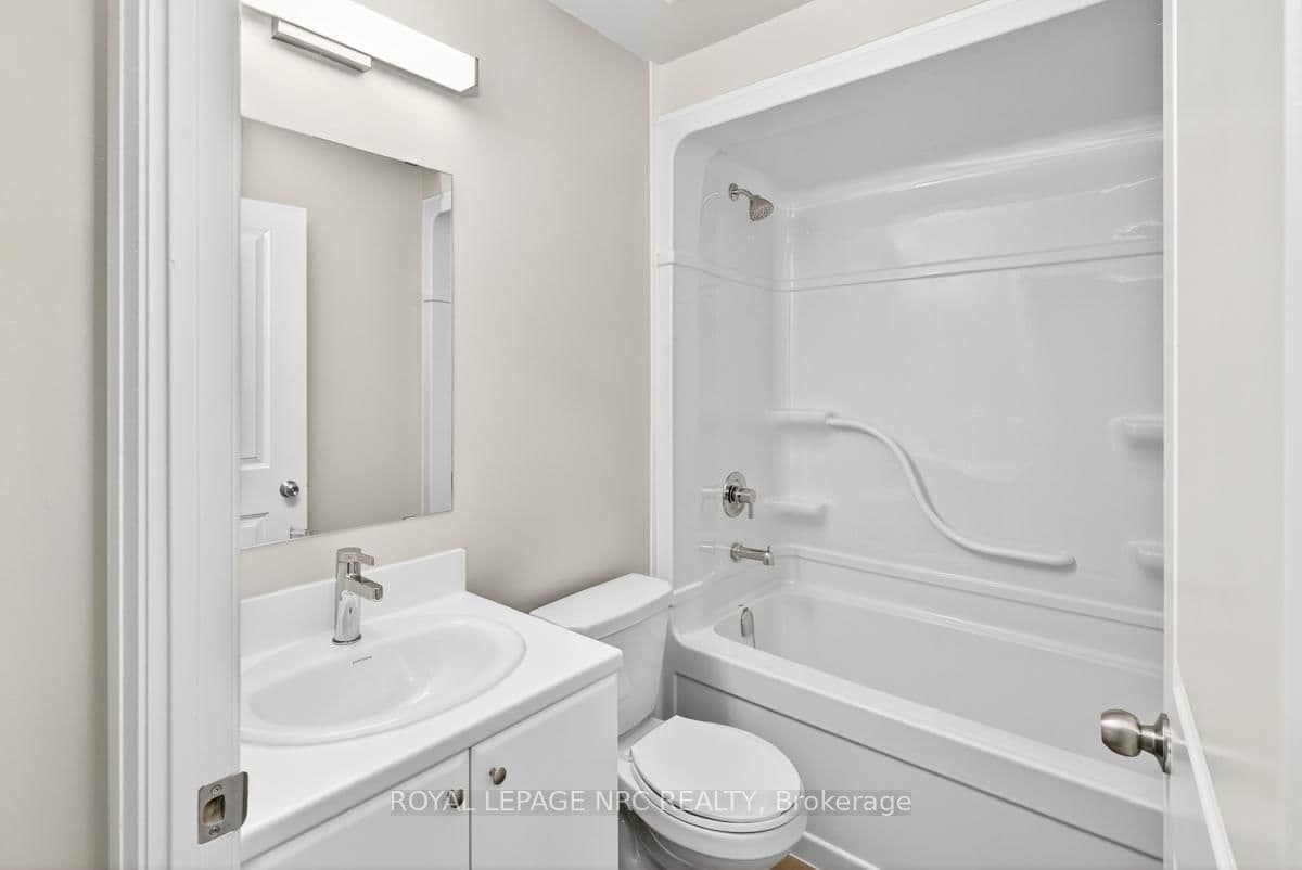 #LP20 - 50 HERRICK Avenue