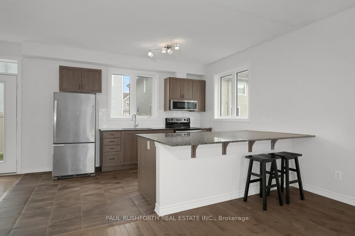 305 Lamarche Avenue thumbnail 8