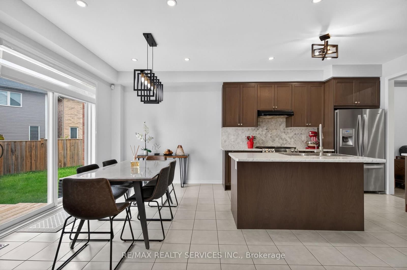 154 Munro Circle thumbnail 13