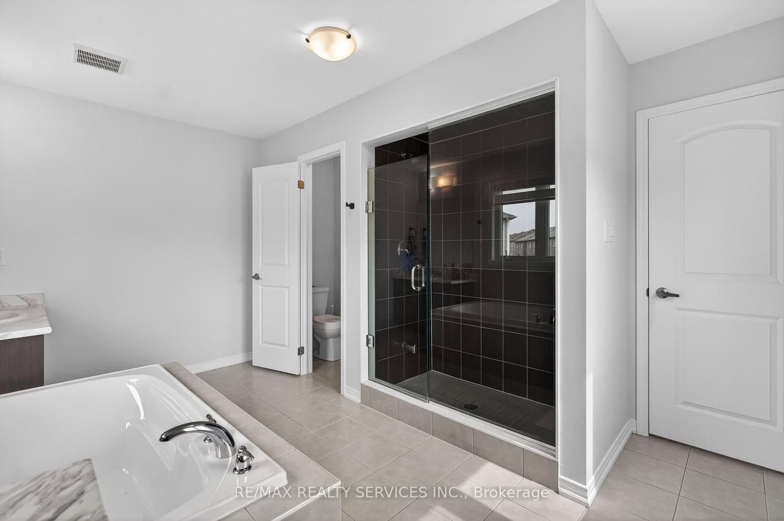 154 Munro Circle thumbnail 34