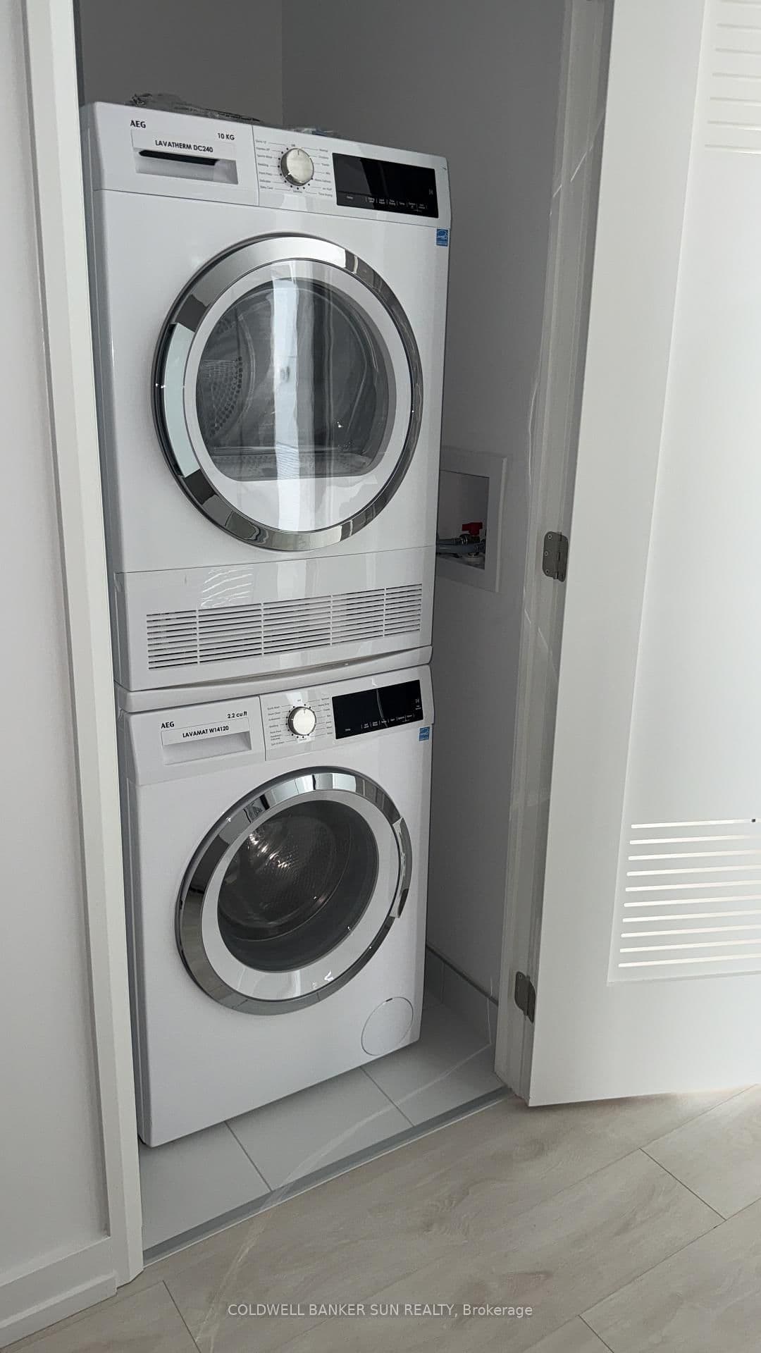 75 James Street S, Unit 2502 thumbnail 26