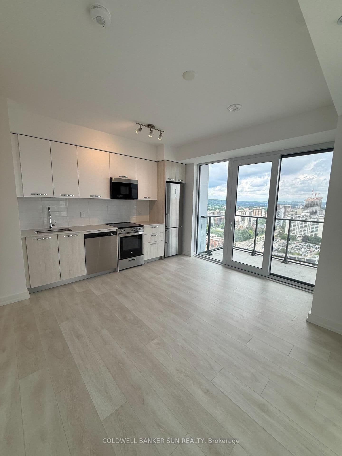 75 James Street S, Unit 2502 thumbnail 7