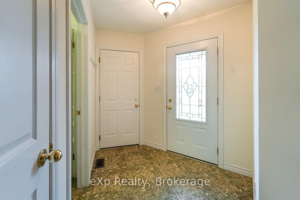 123 Church Street N, Unit 3 thumbnail 4
