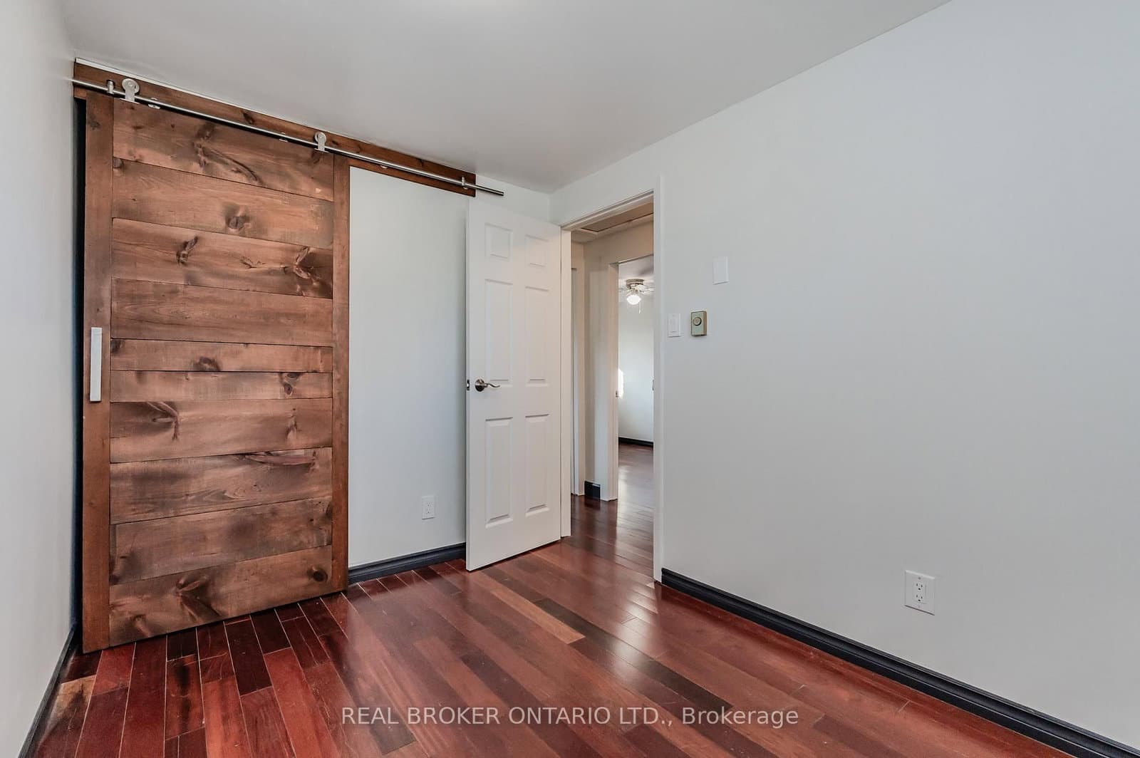 550 Parkview Crescent thumbnail 16