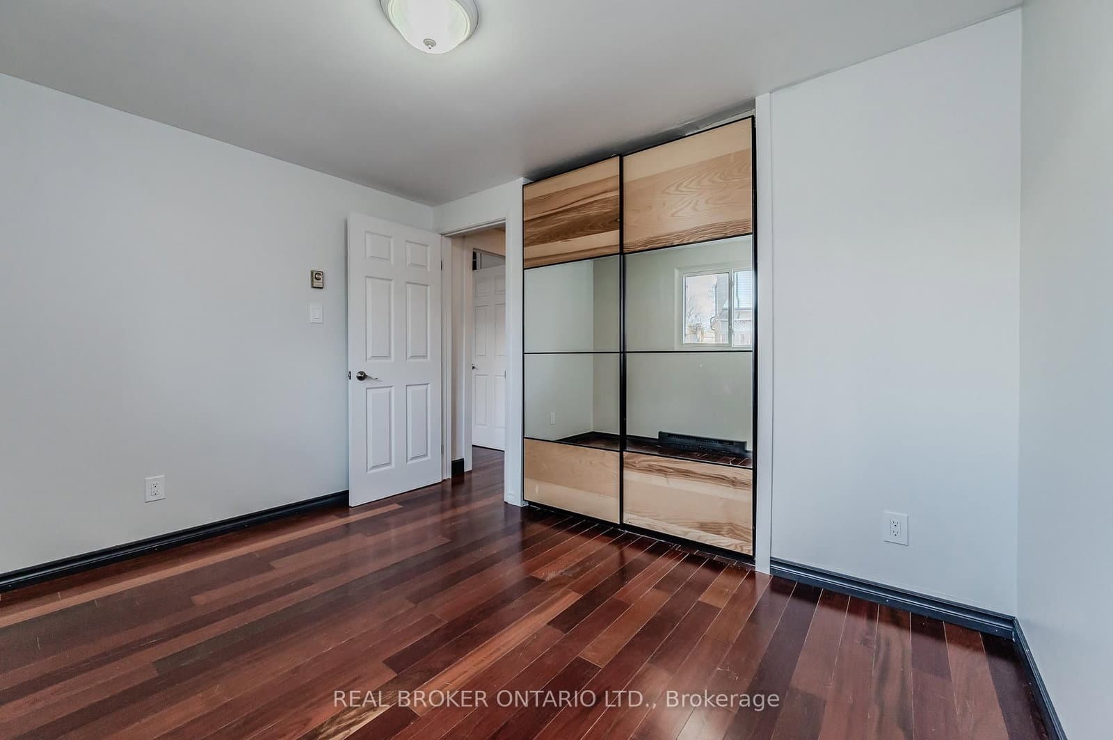 550 Parkview Crescent thumbnail 19