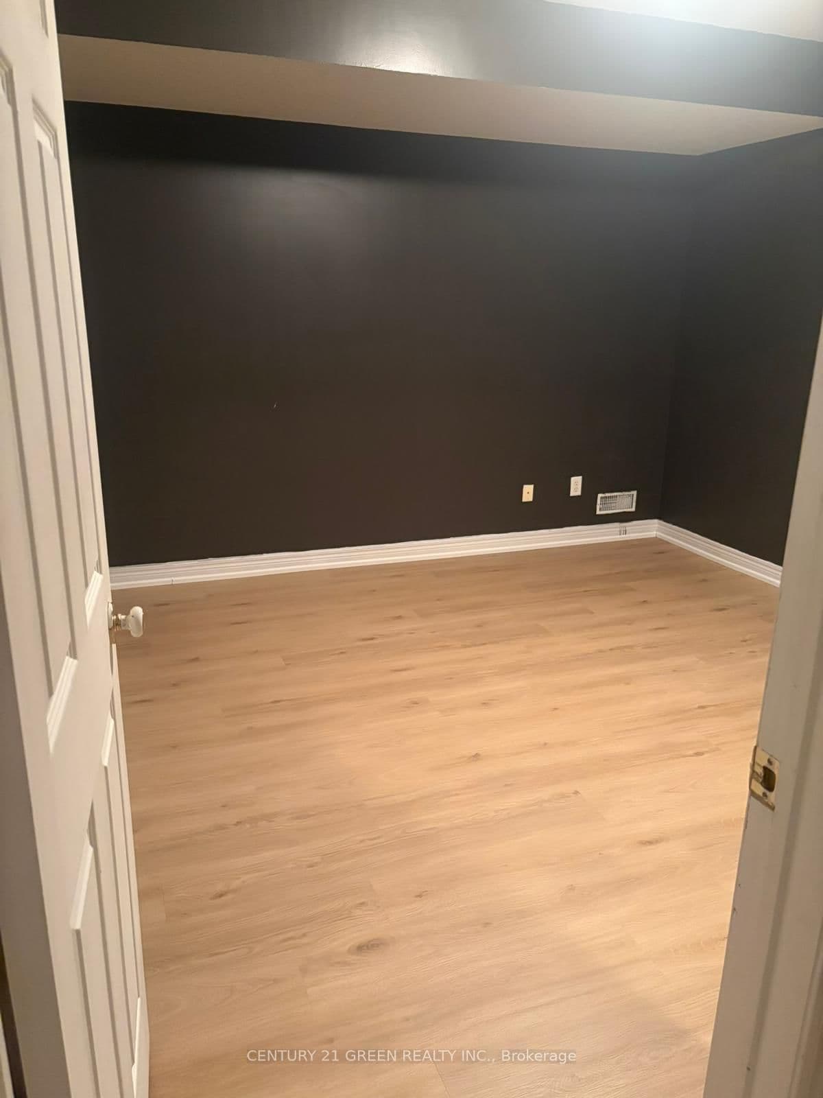 17 JEAN ANDERSON Crescent, Unit LOWER thumbnail 3
