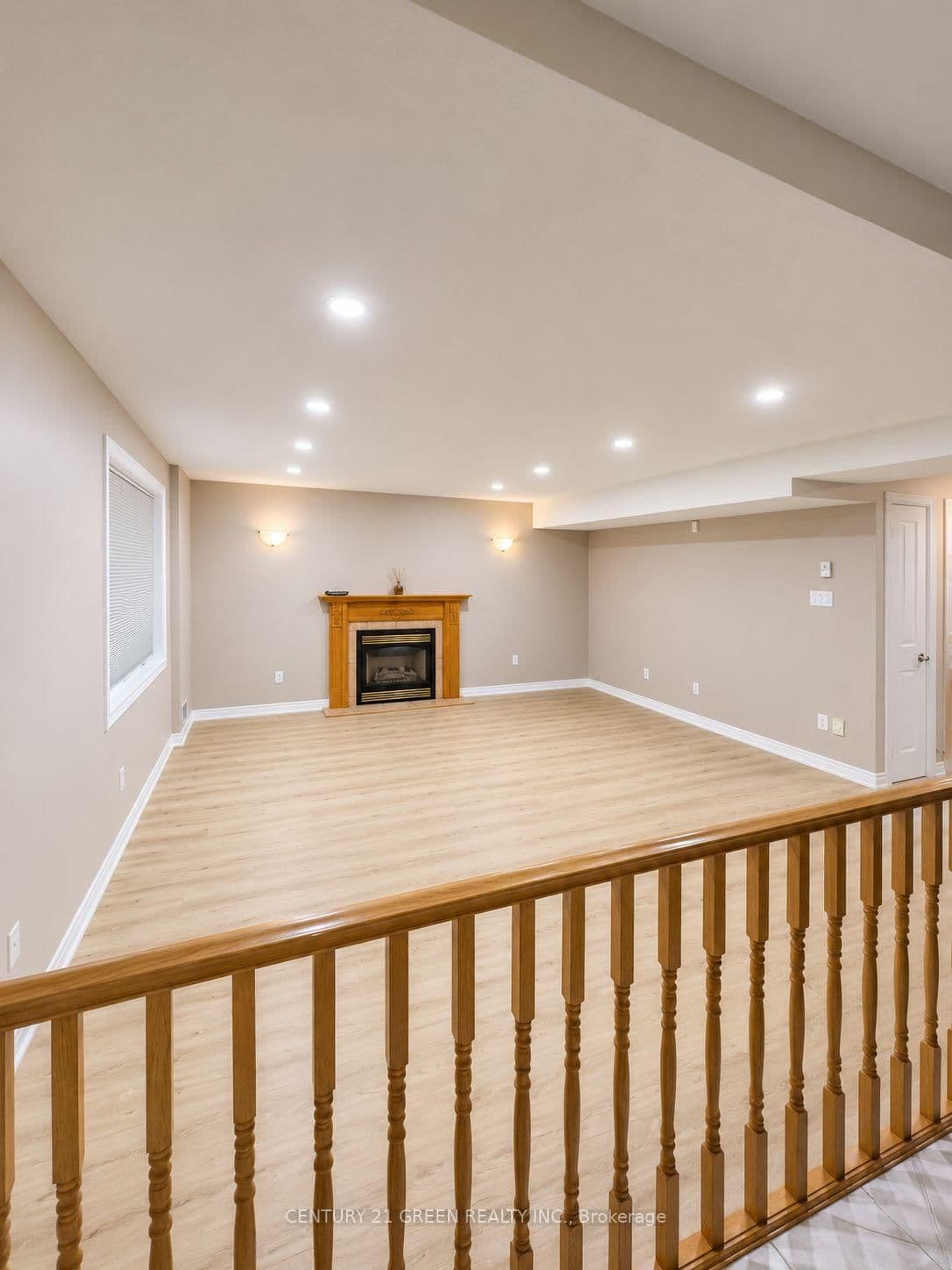 17 JEAN ANDERSON Crescent, Unit LOWER thumbnail 9