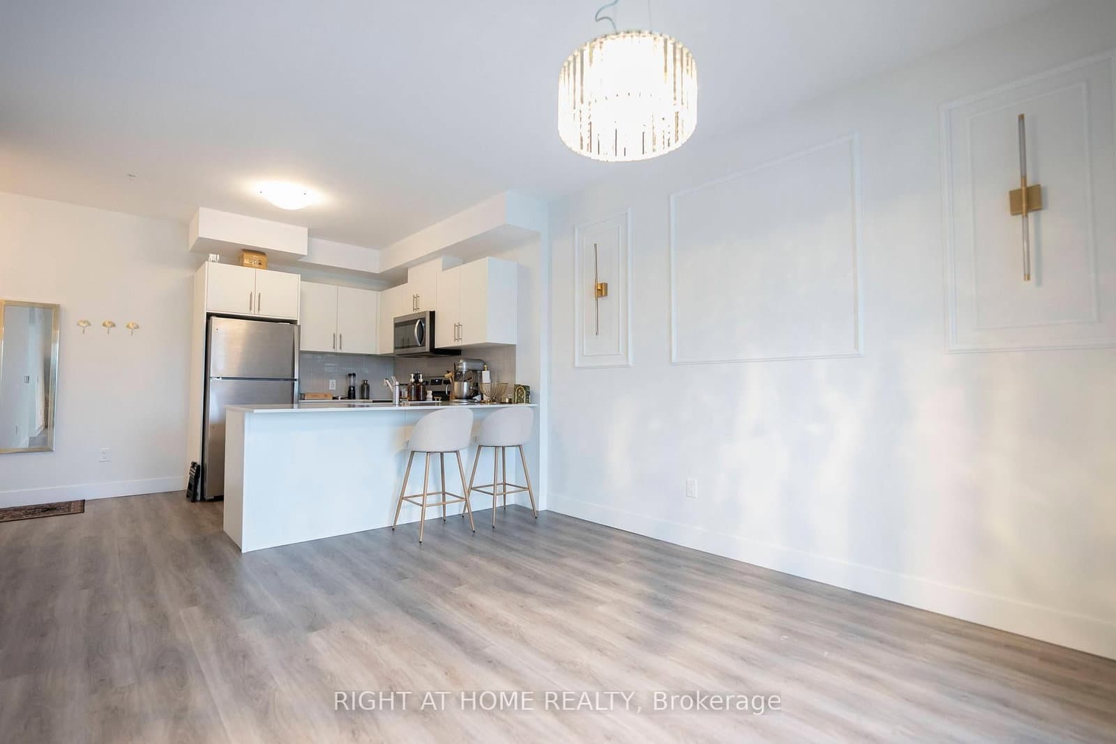 1000 Lackner Place E, Unit 302 thumbnail 14