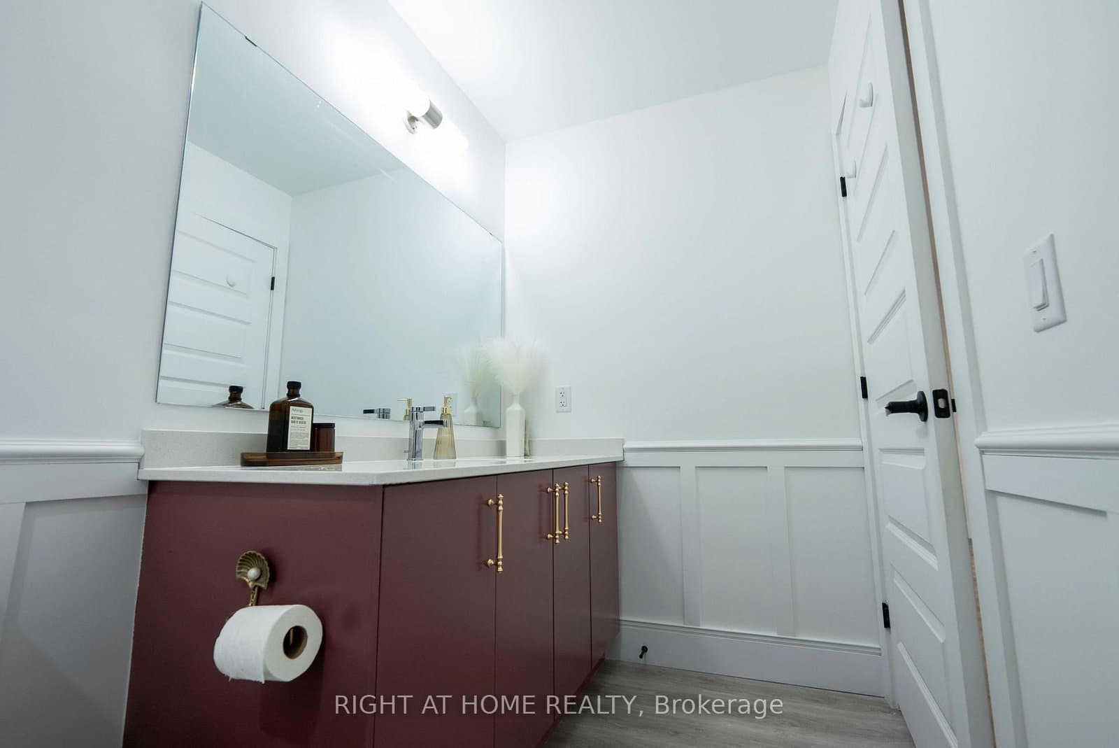 1000 Lackner Place E, Unit 302 thumbnail 9