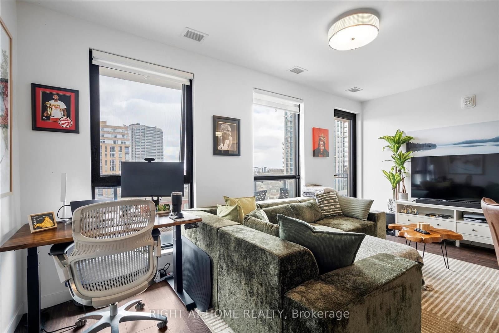 181 King Street S, Unit 806 thumbnail 12