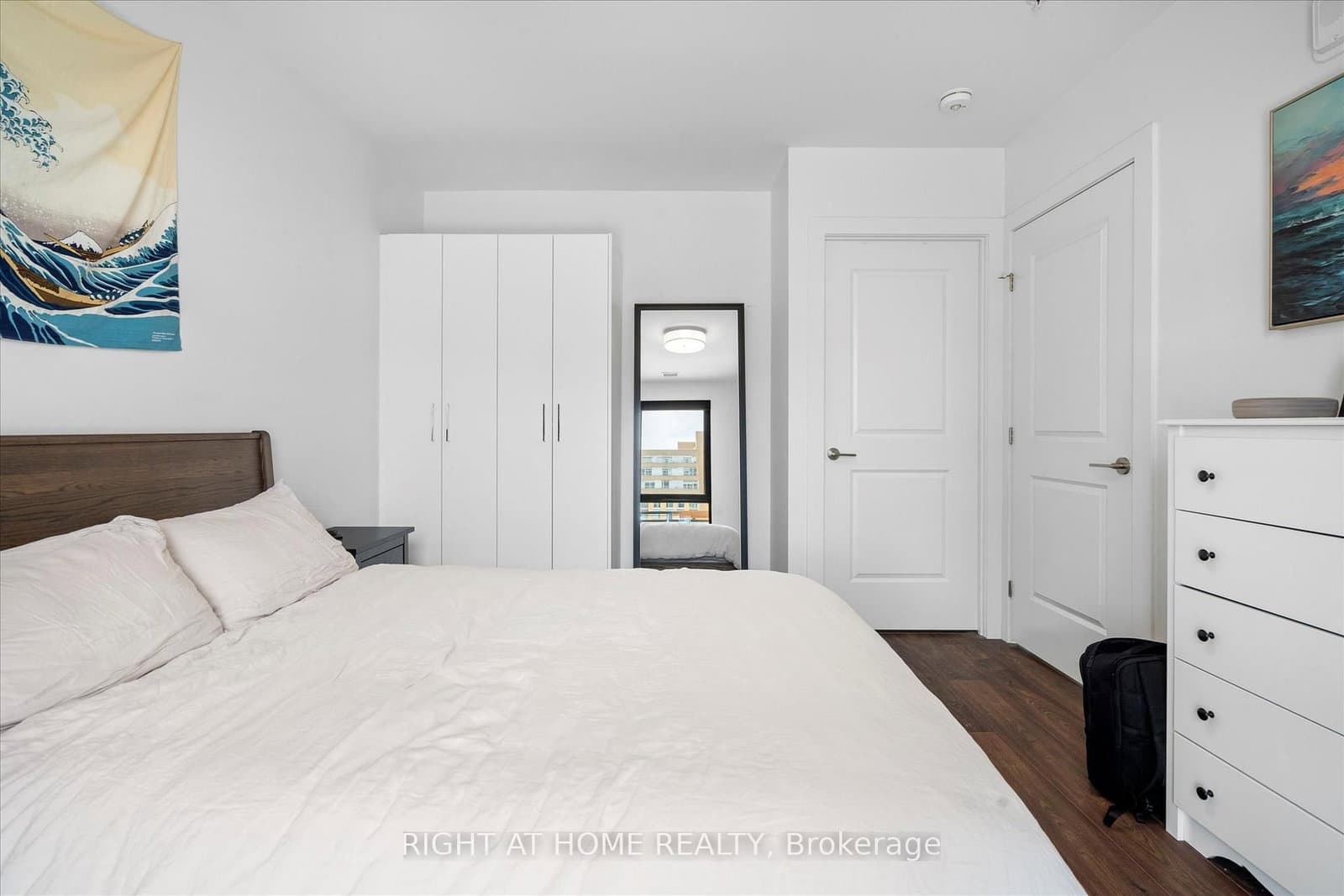 181 King Street S, Unit 806 thumbnail 13