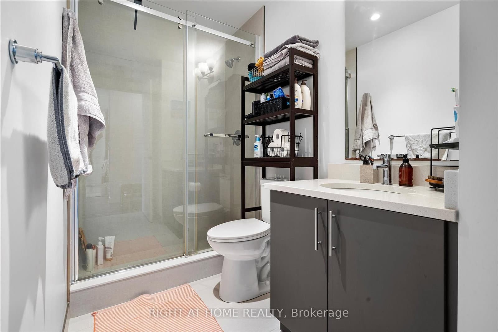 181 King Street S, Unit 806 thumbnail 15