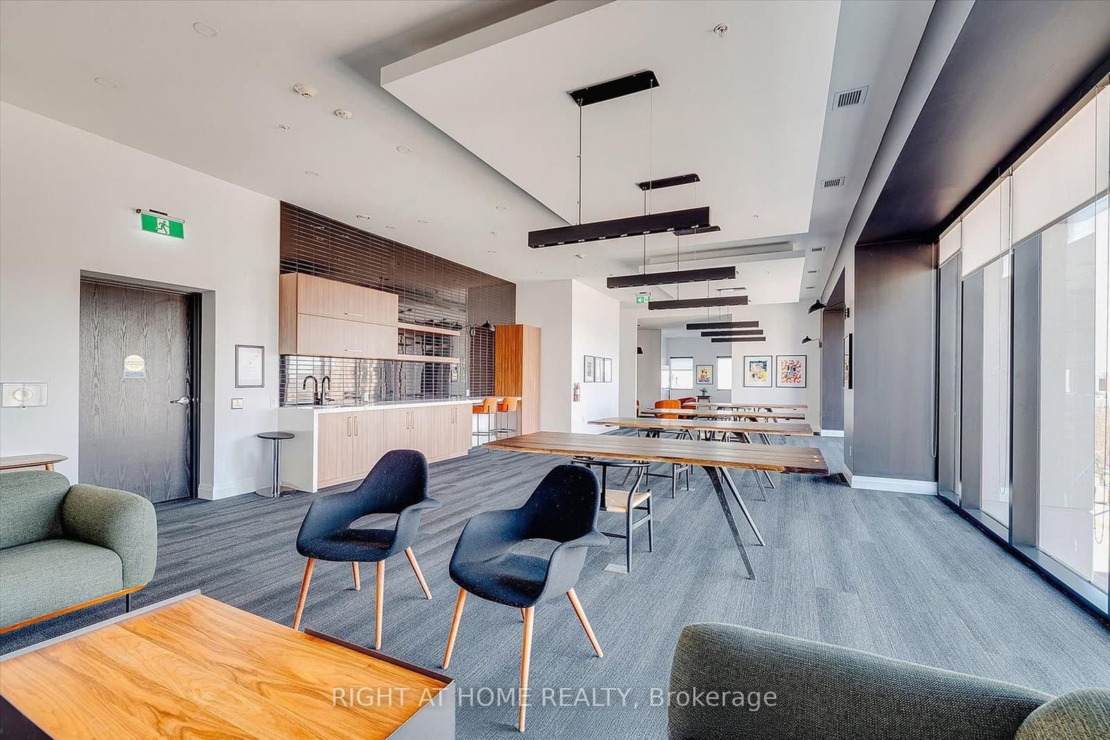181 King Street S, Unit 806 thumbnail 23