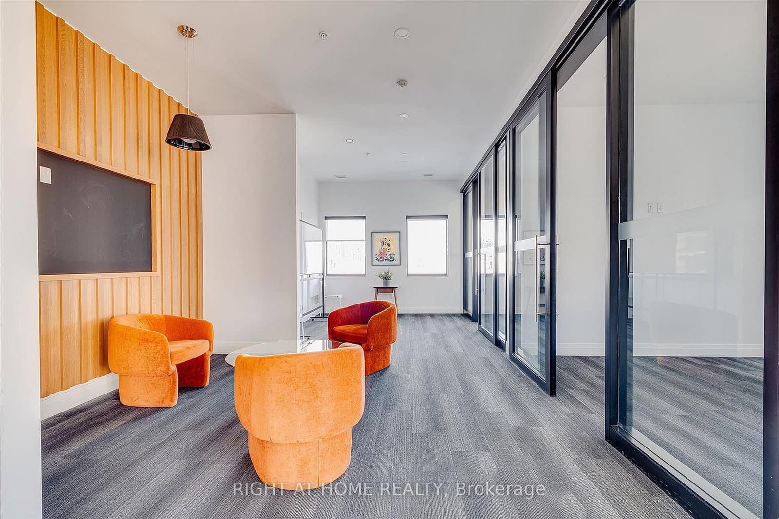 181 King Street S, Unit 806 thumbnail 24