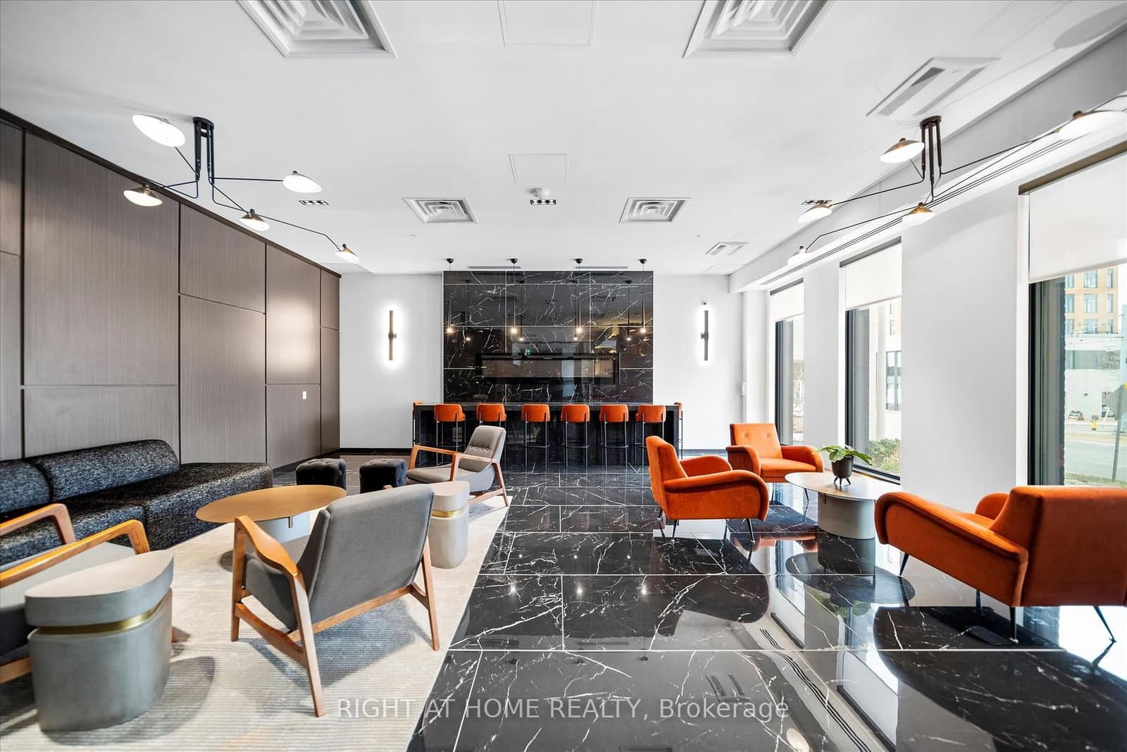 181 King Street S, Unit 806 thumbnail 4