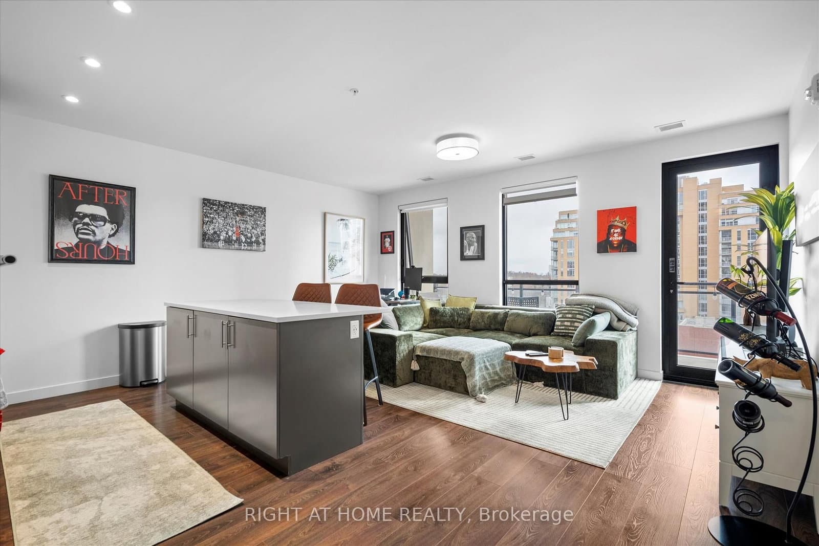 181 King Street S, Unit 806 thumbnail 6