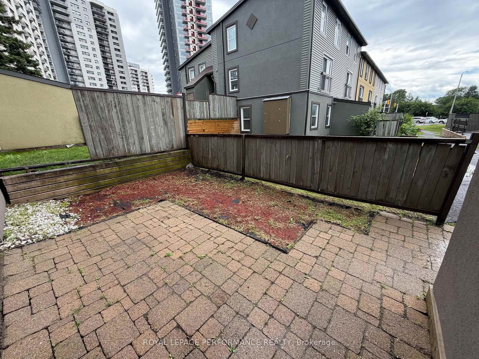 1250 McWatters Road, Unit 22 thumbnail 4