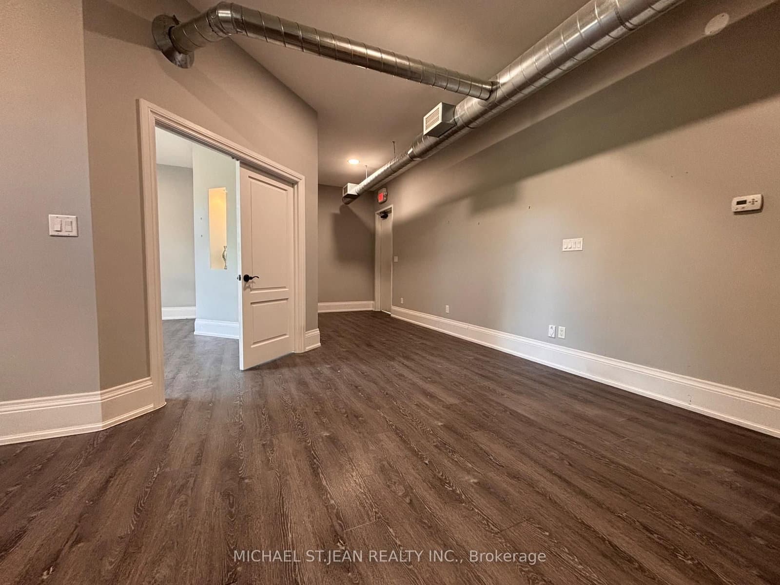 71 Wilson Street E thumbnail 8