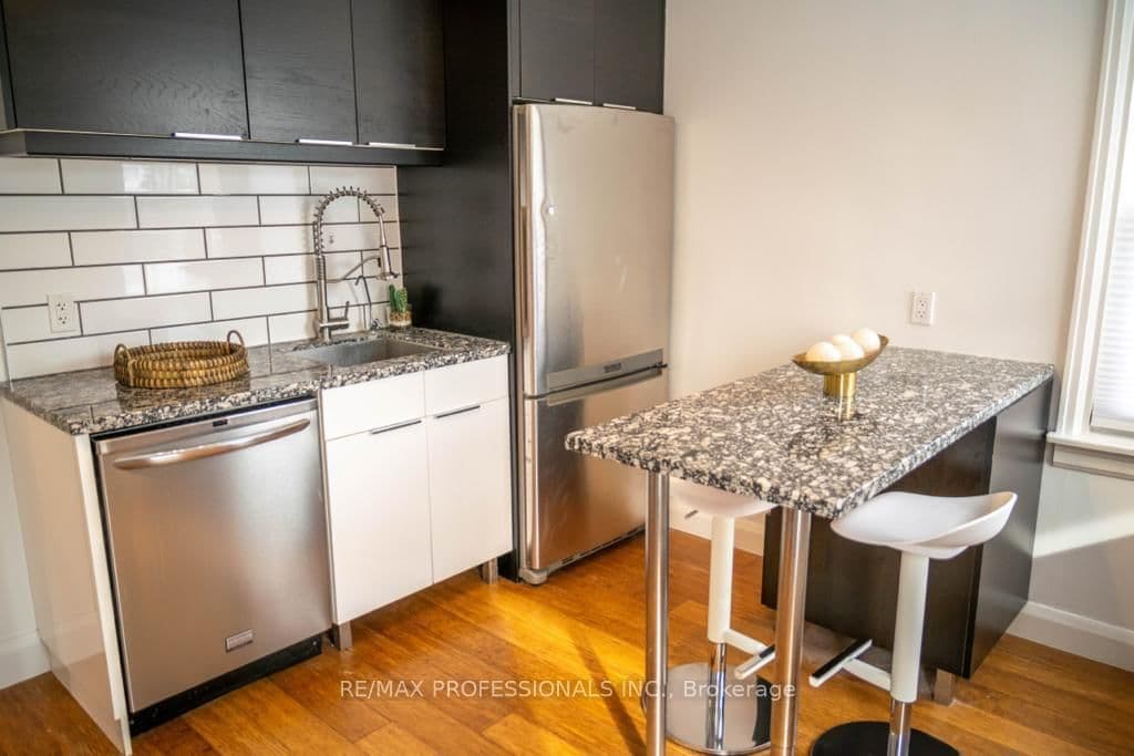 119 Erb Street E, Unit A-Upper thumbnail 6